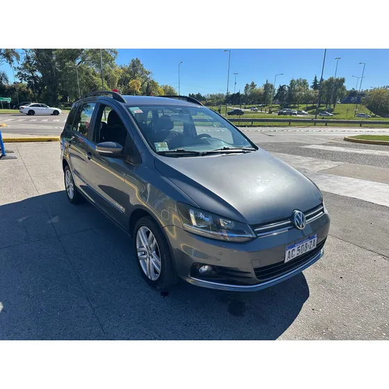 Volkswagen Suran 1.6 Highline Msi 110cv