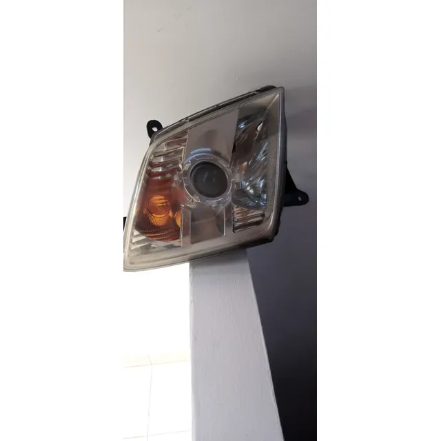 Faro Derecho De Hilux Demax Usado