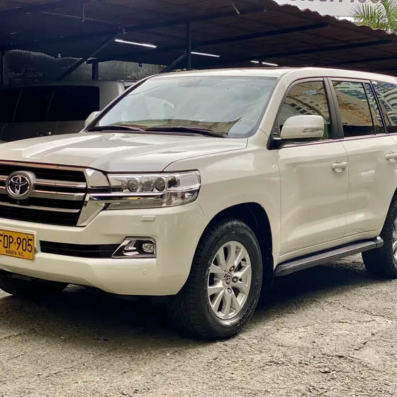 Toyota Land Cruiser 2019 4.5 Imperial Fl Lc200 Diésel