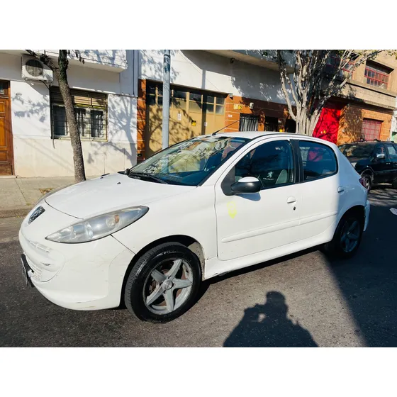 Peugeot 207 1.4 Active 75cv