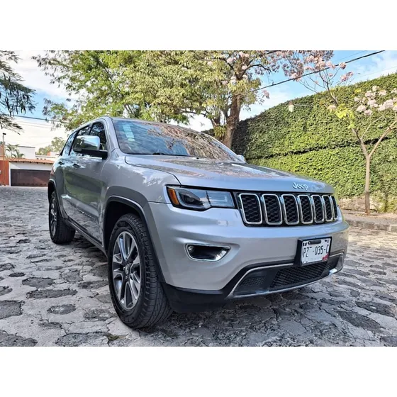 Jeep Grand Cherokee 5.7 Limited Lujo 4x4 At