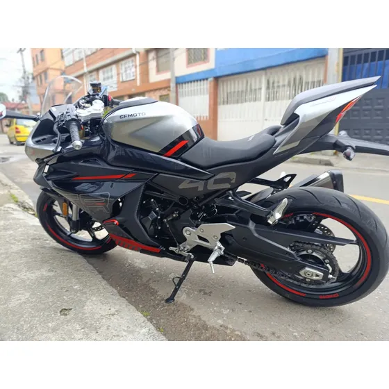 Como Nueva...cfmoto 450 Sr Modelo 2024!