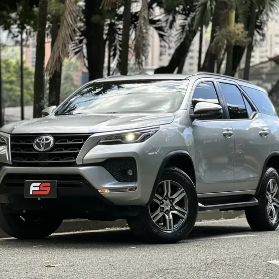 Toyota Fortuner 2021 Sr 2.4l