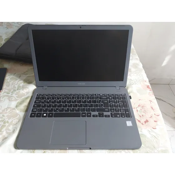 Notebook Samsung Essentials E30, Intel I3, 8gb Ram, 1tb Hd