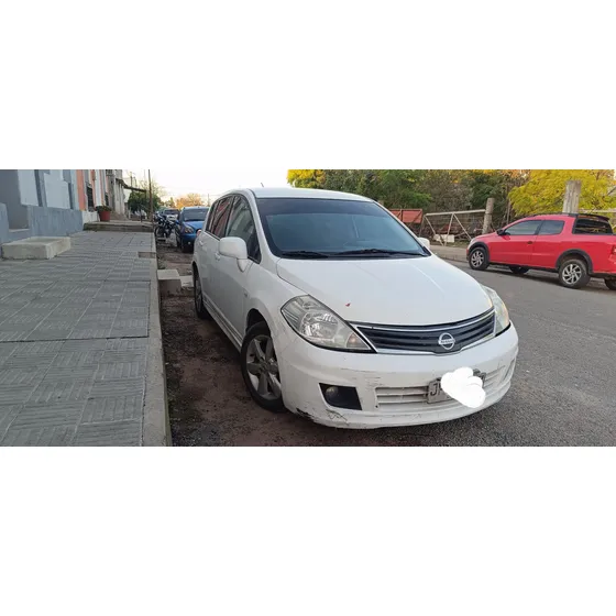 Nissan Tiida 1.8 Advance Sedan Mt