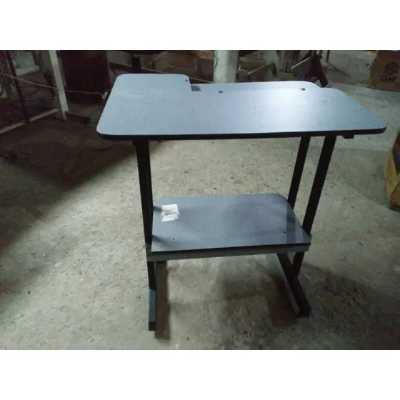 Mesa Para Computadora En Formica Gris 
