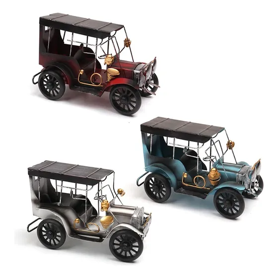 Tres Modelos De Coches Antiguos De Hojalata