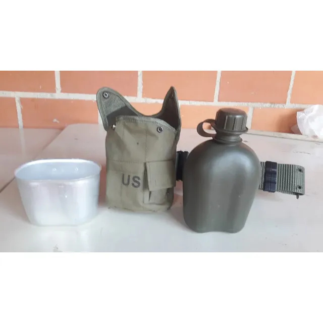 Cantimplora Militar Con Correa Envase Usada