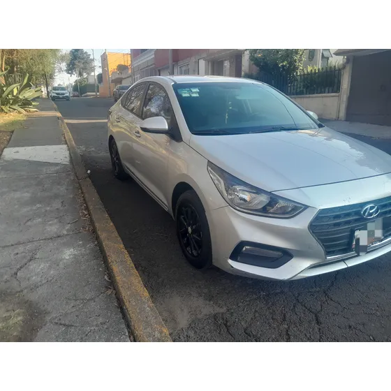 Hyundai Accent 1.6 Sedan Gl Mid Mt