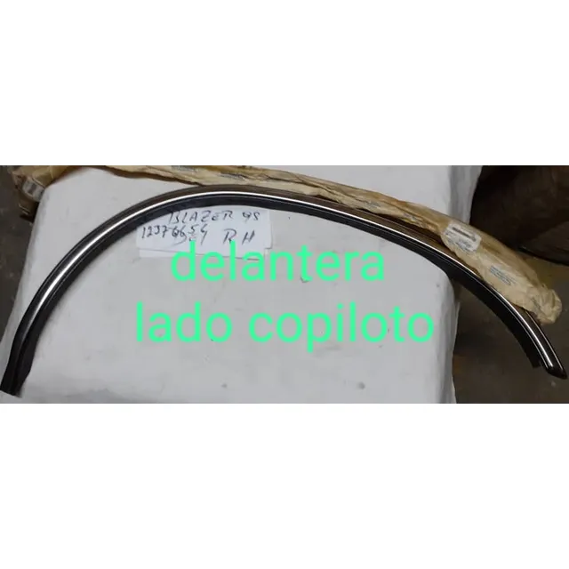 Platina De Borde De Rueda Delantera Derecha Blazer 98-99 