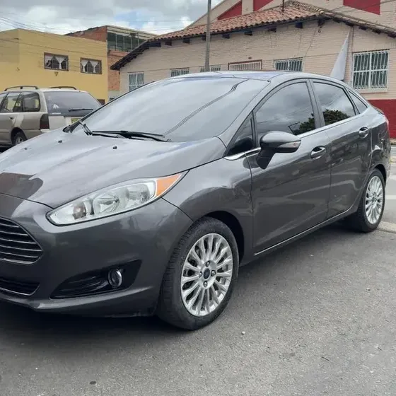 Ford Fiesta 2015 1.6 Titanium At