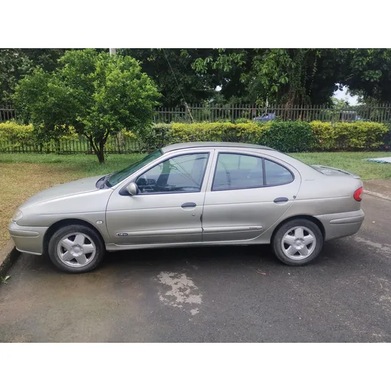 Renault Megane 1.6 Unique