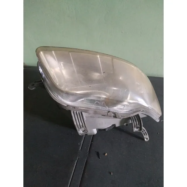 Faros  Delanteros  Usados  Para  Aveo Seep  2 Puertas..