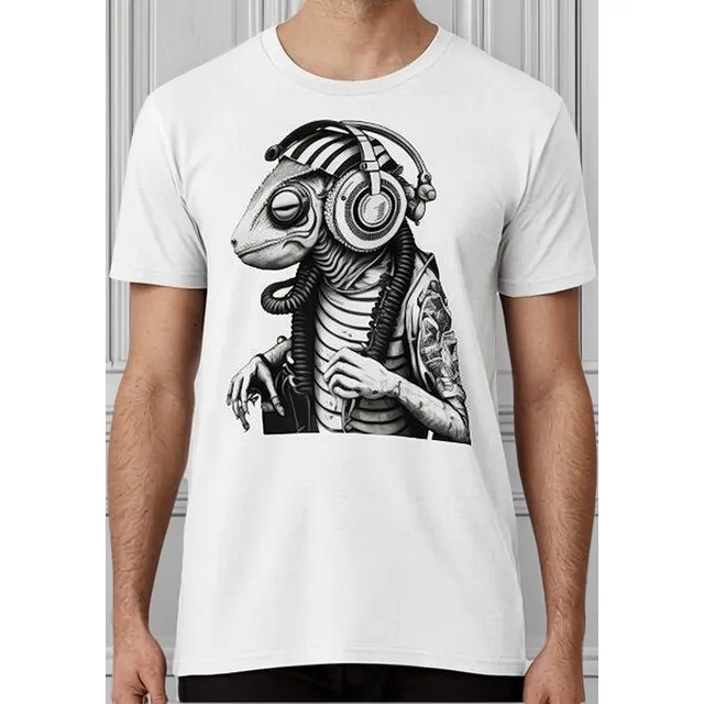 Remera Camaleón Dj Cyborg Antropomórfico En Blanco Y Negro A