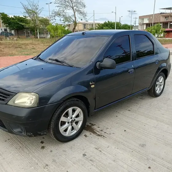 Renault Logan 2010 1.4 Entry Familier