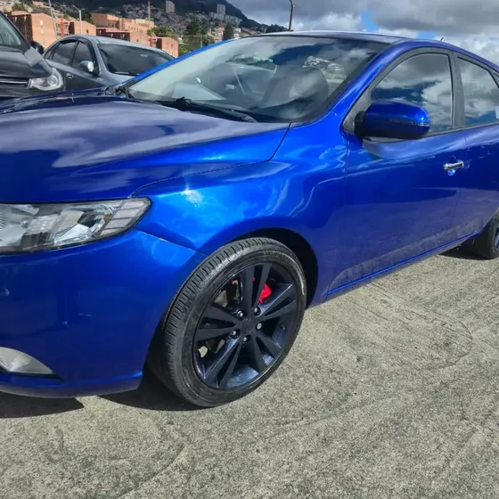 Kia Cerato Forte 2013 1.6 At