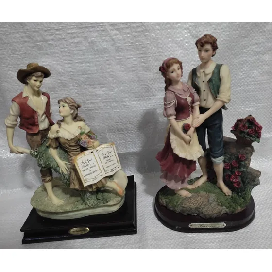 Figuras En Porcelana Con Base De Madera