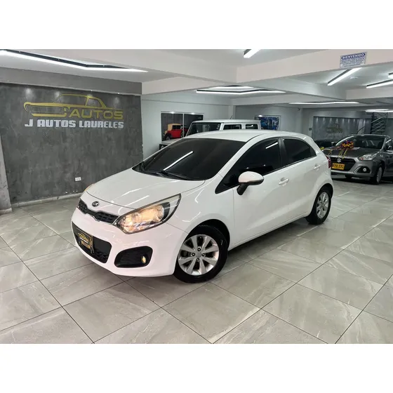 Kia Rio Spice - Carros y Camionetas Kia Rio | TuCarro