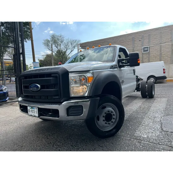 Ford F-550 6.8 Xl At
