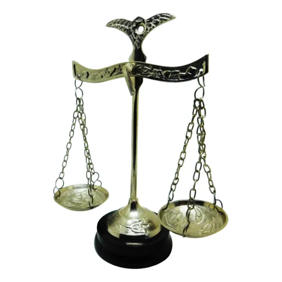 Balanza De La Justicia Elaborada En La India 
