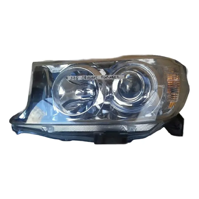 Faro Delantero Izquierdo De Toyota Fortuner 