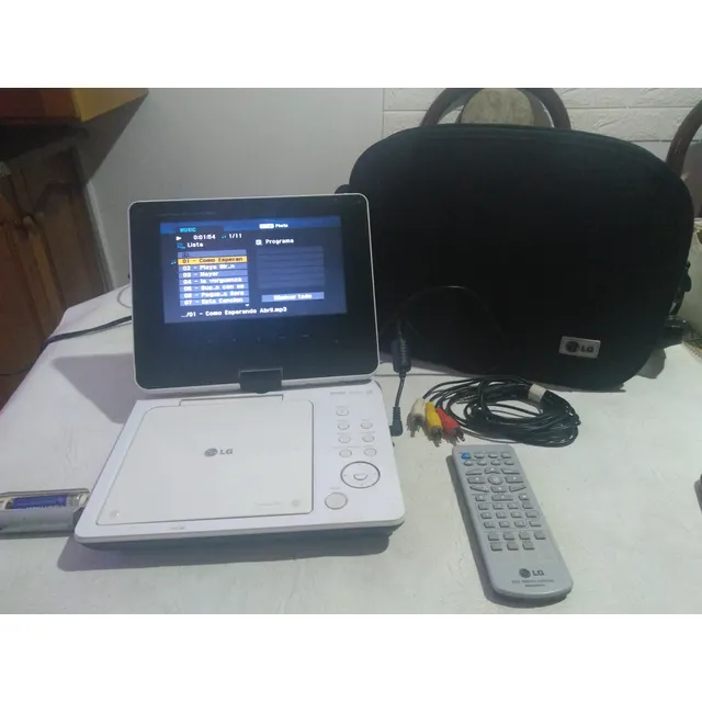 Reproductor De Dvd Portatil Lg Dp372b Pantall Giratoria Leer Negro