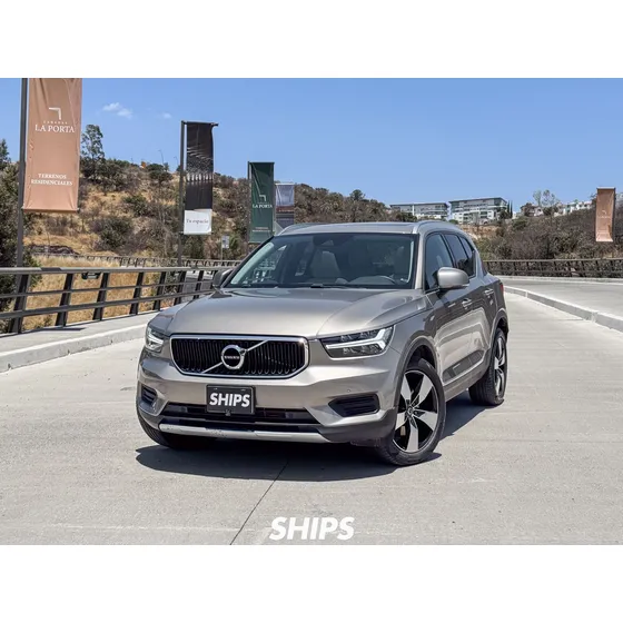 Volvo Xc40 2.0 T4 Momentum At