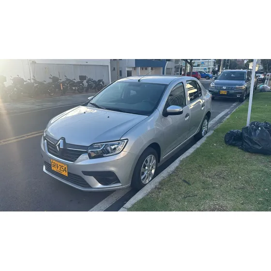 Renault Logan 1.6 Authentique / Life usado en Suba