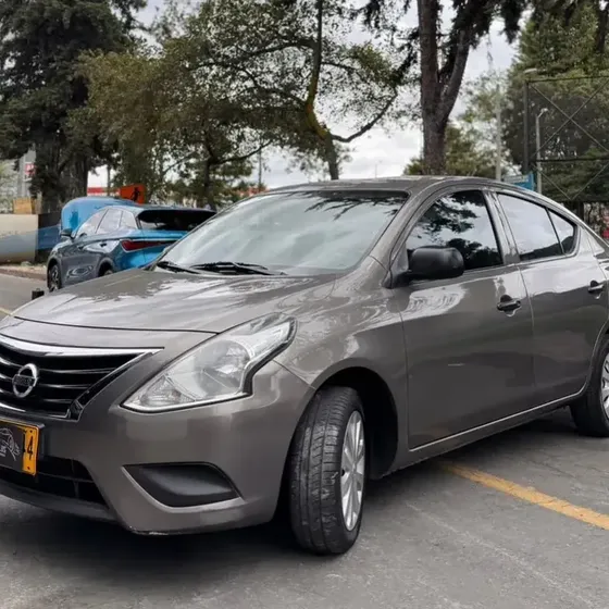 Nissan Versa 2018 1.6 Sense