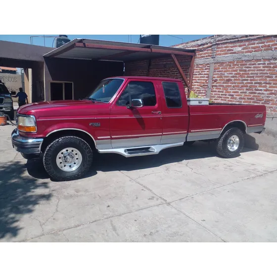 Ford F-150 5.0l Xlt Cabina Y Media V8 4x4 At