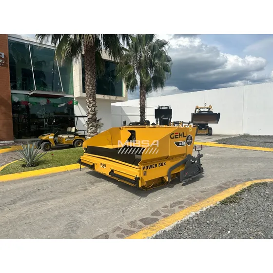 Pavimentadora Gehl 1448/voguele