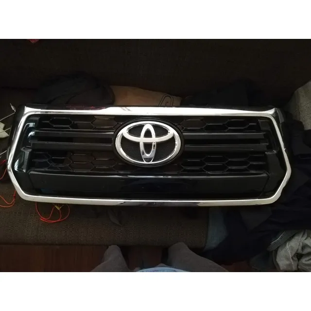 Mascarilla Toyota Hilux Revo 2018