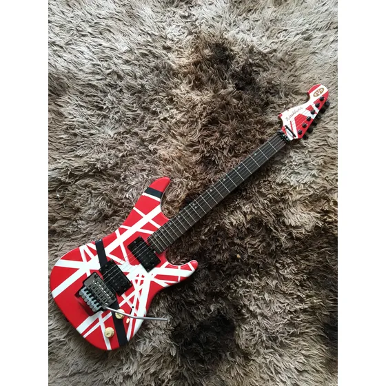 Guitarra Washburn N2 Evh