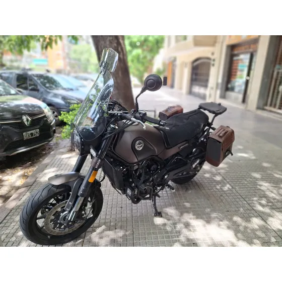Benelli Leoncino 500, 47 Cv Super Equipada.