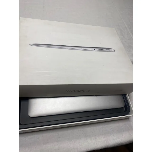 Macbook Air 11 Para Arreglo / Poco Uso Gris