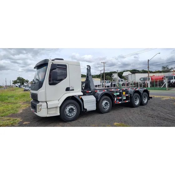 Volvo Vm 330 8x2 2020 Rolon