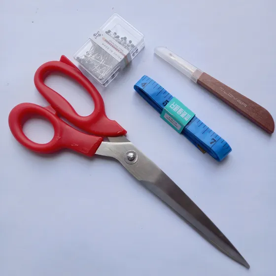Pack Tijera Costura + Cinta Métrica + Descosedor + Alfileres