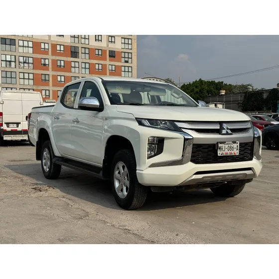 Mitsubishi L200 2.4 Cd Glx 4x4 Mt
