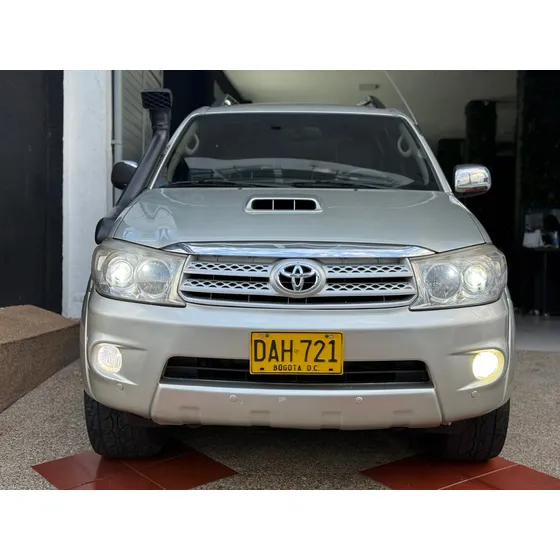 Toyota Fortuner 3.0 Sr5