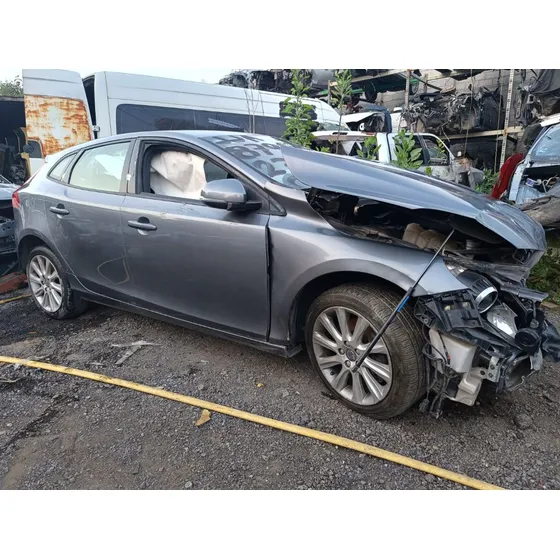 Volvo V40 2.0 Inspirion Awd T5 Cross Country At
