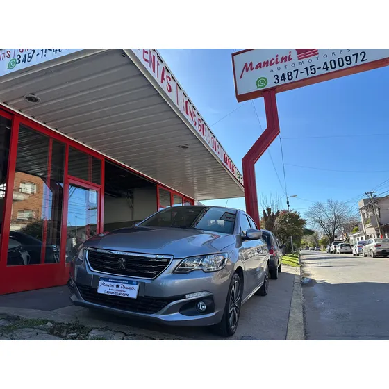 Peugeot 301 1.6 Allure Plus
