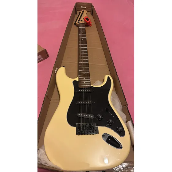 Vendo Guitarra + Pedaleira Rp90