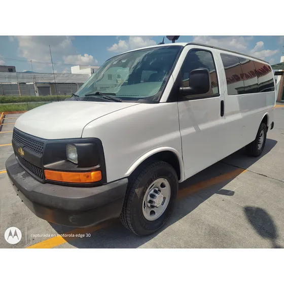 Chevrolet Express 6.0 Ls D 12 Pas At