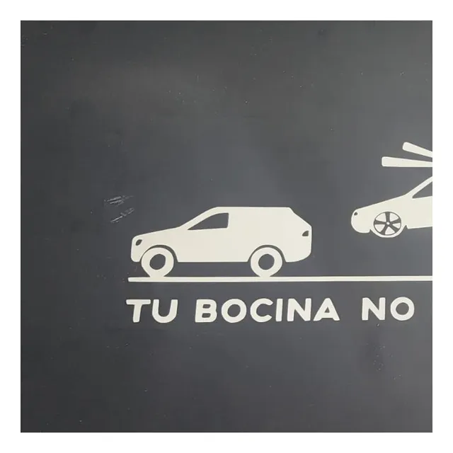 Sticker, Vinilo Para Auto ''tu Bocina No Me Helicopteriza''