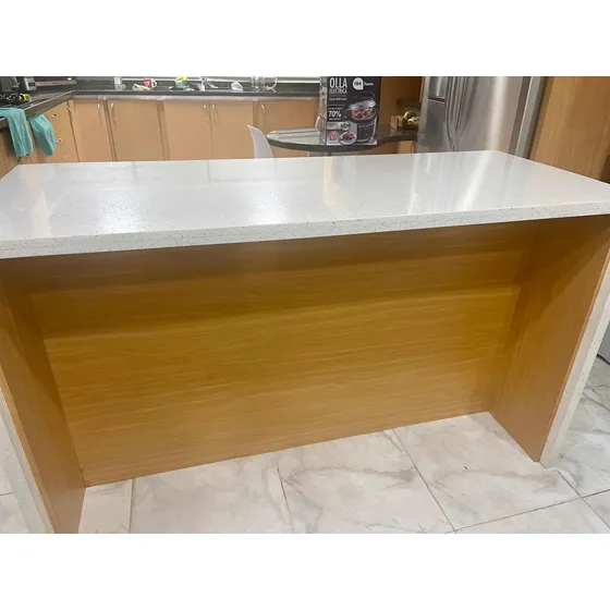Mueble Con Tope De Cascada, Con Cilestone Escarchado 