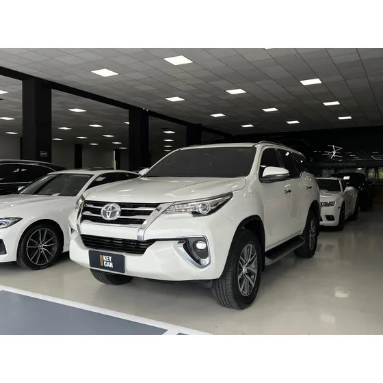 Toyota Hilux Sw4 Srx 4x4 2.8 Tdi 16v Dies. Aut.