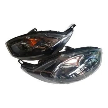 Faro Ford Fiesta Move Nuevos Par