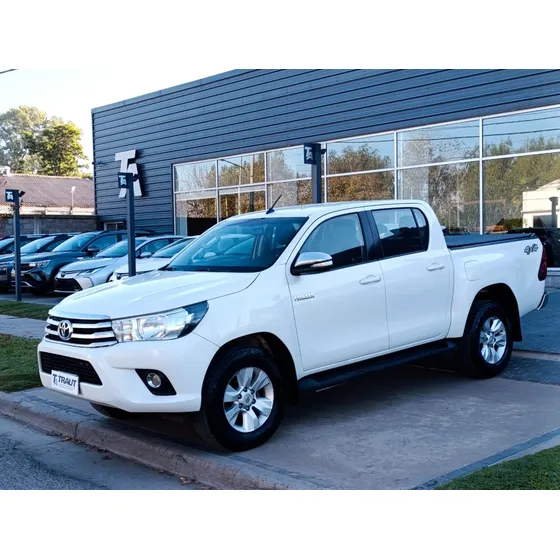 Toyota Hilux Pick-up 2.8 Cd Srv 177cv 4x4