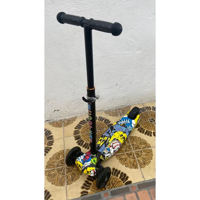 Monopatín Scooter Ajustable Para Niños Usado