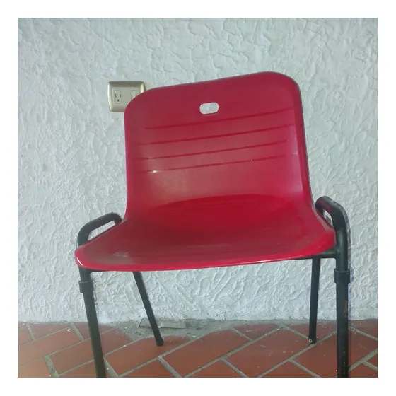 Sillas Plasticas Rojas De Patas Metalicas